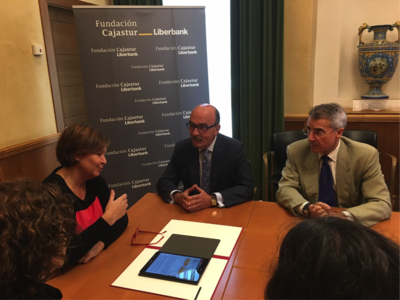 Reunión de la alcaldesa de Gijón, Carmen Moriyón, con representantes de la Fundación Cajastur